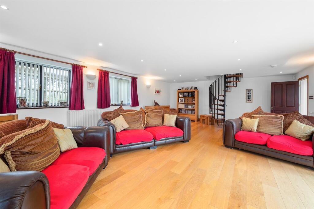 Additional image 17 of Exhall Road, Wixford