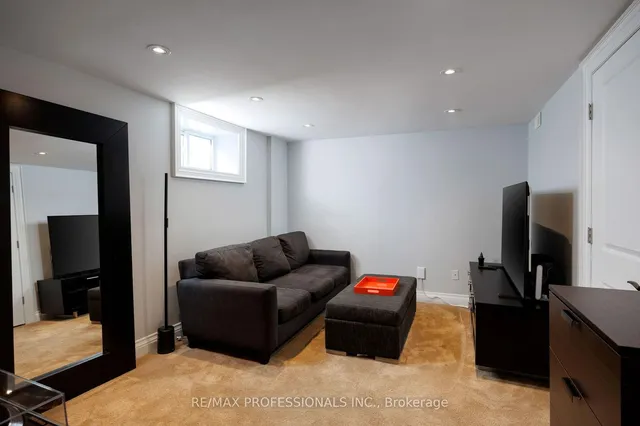 Additional image 33 of 80 Haliburton Ave