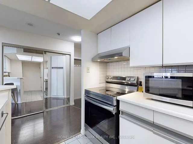 Additional image 18 of 1001 Bay St Unit 701