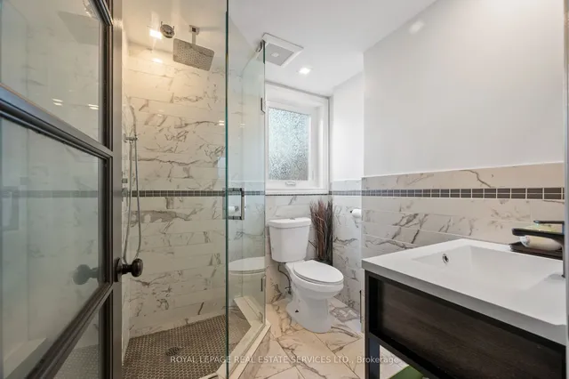 Additional image 24 of 40 Oldham Rd