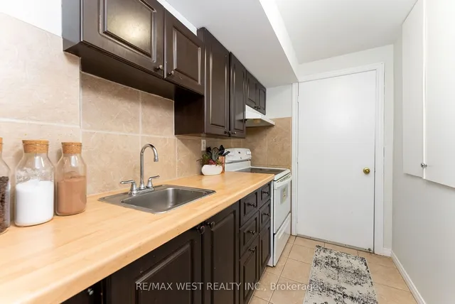 Additional image 17 of 1020 Windbrooke Grve