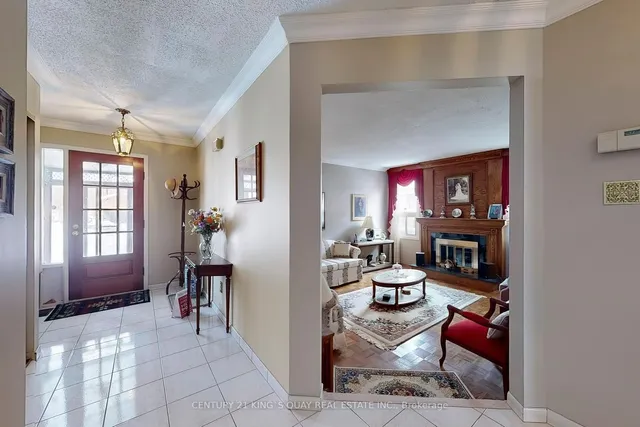 Additional image 22 of 37 Carl Cres