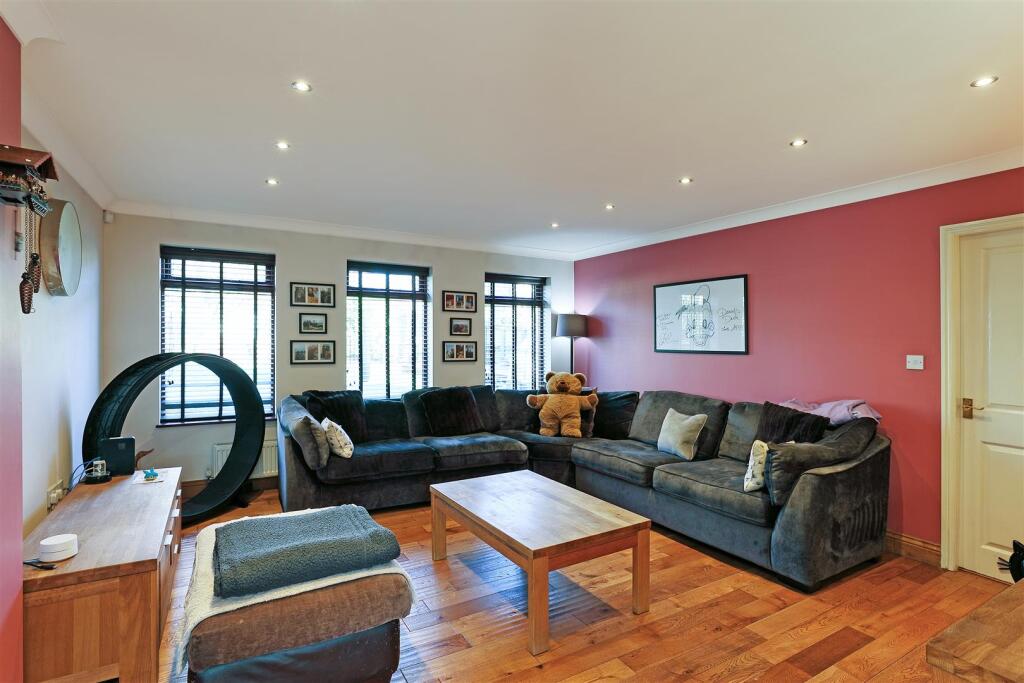 Additional image 7 of Tall Trees, 117, Scholes Lane Scholes, Cleckheaton, BD19 6LY