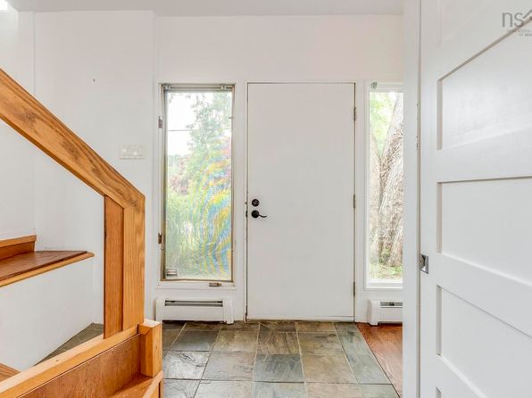 Additional image 3 of 8 Birchview Dr, Halifax, NS B3P 2N1