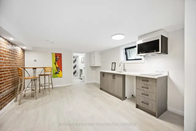 Additional image 33 of 27 Glen Elm Ave