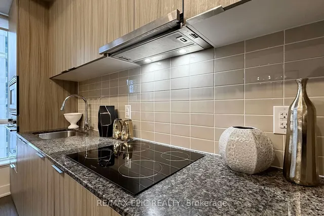 Additional image 10 of 955 Bay St Unit 510