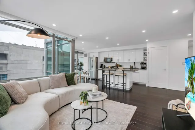 Additional image 4 of 81 Navy Wharf Crt Unit 1212