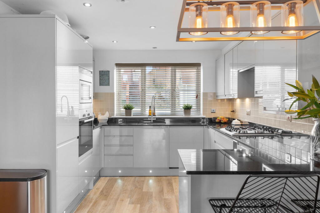 Additional image 21 of Tiptofts Lane, Saffron Walden