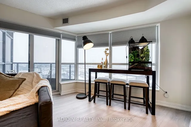 Additional image 15 of 181 Village Green Sq Unit 1113