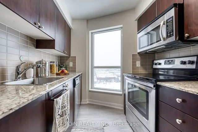 Additional image 13 of 181 Village Green Sq Unit 1113