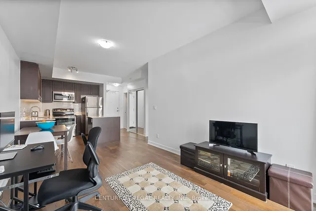 Additional image 9 of 3560 st clair Ave Unit 302