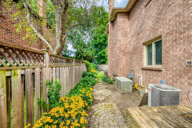 Additional image 40 of 566 Blenheim Cres