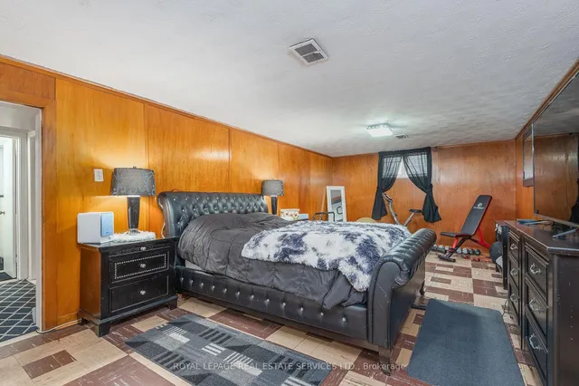 Additional image 28 of 80 Glenden Ave