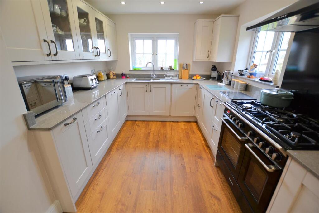 Additional image 12 of Woodside Green, Will Hill, Essendon