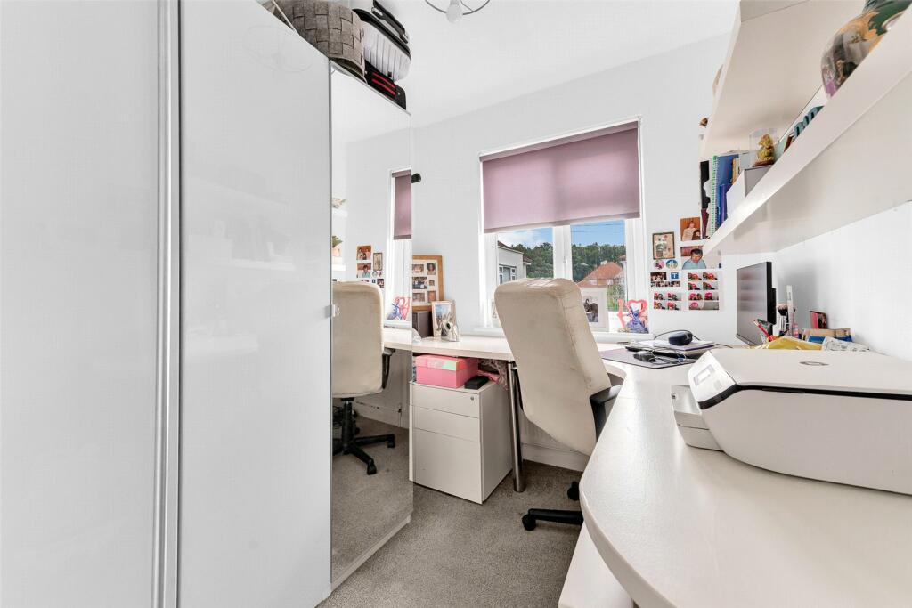 Additional image 17 of Daerwood Close, Bromley, Kent, BR2