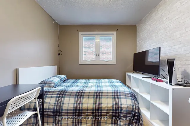 Additional image 24 of 6 Charcoal Dr