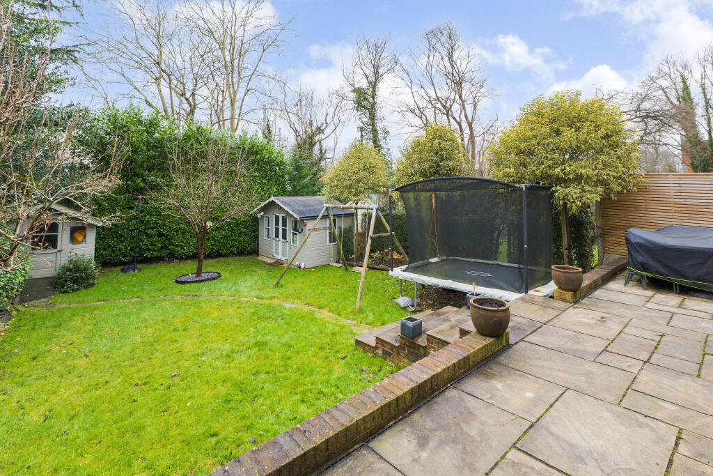 Additional image 20 of Meadow Walk, Harpenden, AL5