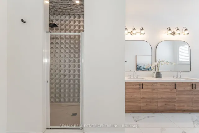 Additional image 31 of 583 Beam Crt