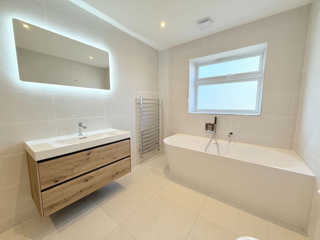 Additional image 28 of ASHLEIGH COACH HOUSE, Henley-in-Arden, Warwickshire, B95 5DL