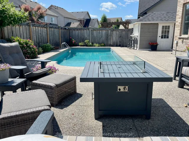 Additional image 35 of 213 Tremaine Cres