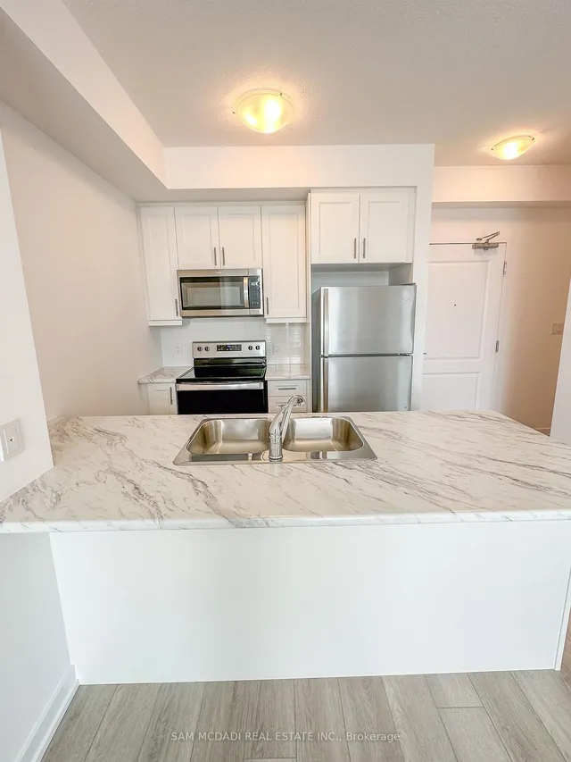 Additional image 5 of 460 Dundas St Unit 213