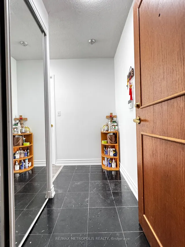 Additional image 14 of 18 Lee Centre Dr Unit 1613