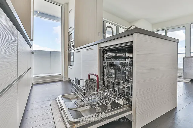 Additional image 10 of 2221 YONGE St Unit 2203