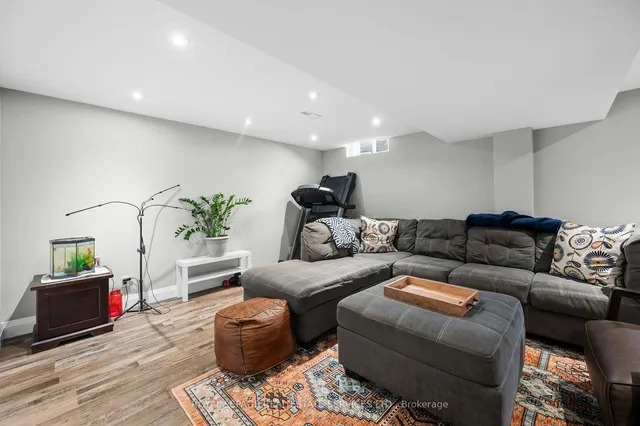 Additional image 32 of 3125 Pinemeadow Dr Unit #9