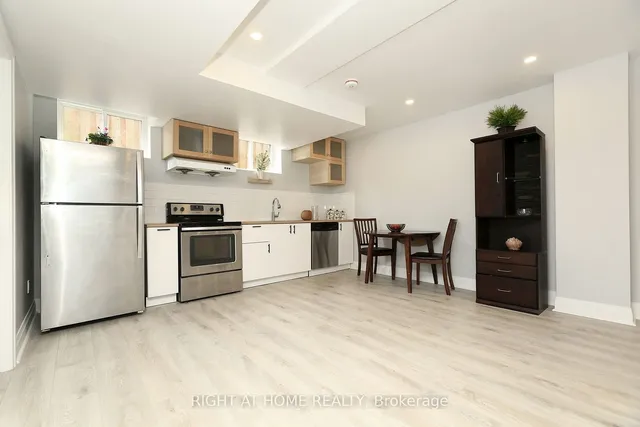 Additional image 30 of 35 Woodward Ave