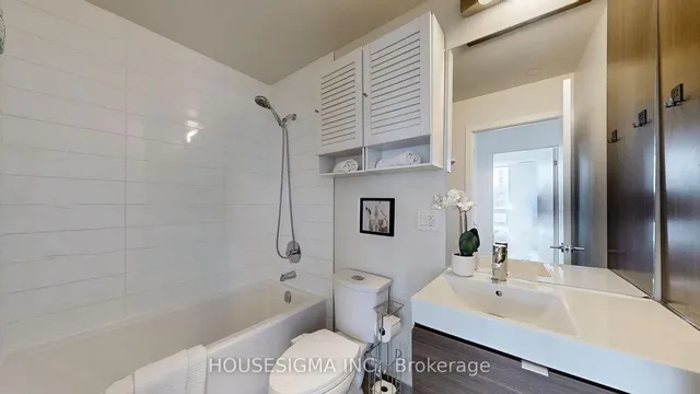 Additional image 17 of 62 Forest Manor Rd Unit 206