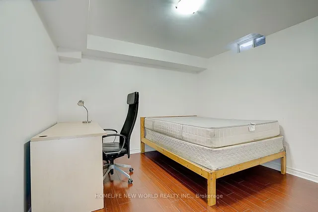 Additional image 32 of 17 Pale Moon Cres