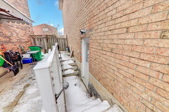 Additional image 36 of 13 Ebby Ave