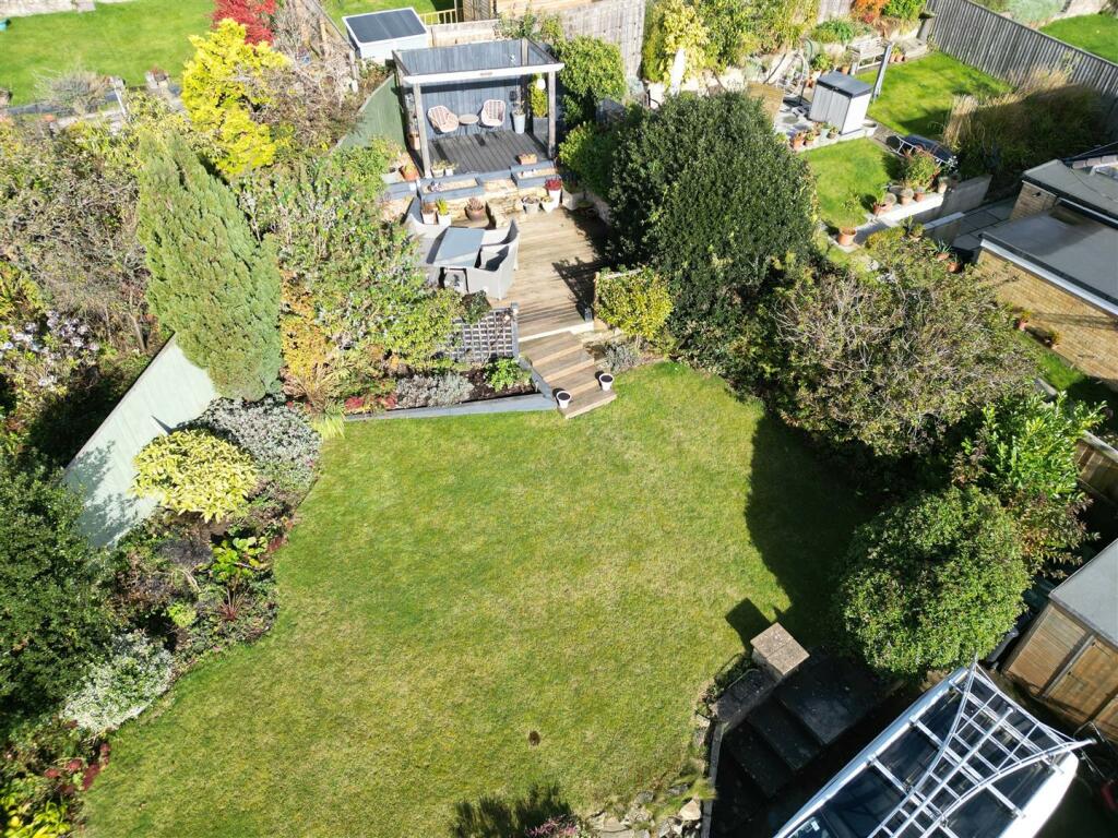 Additional image 40 of Ronaldshay Close, Richmond