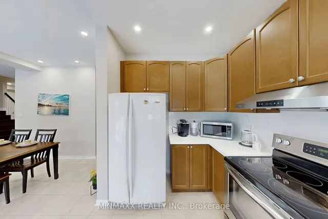 Additional image 17 of 1081 Holdsworth Cres