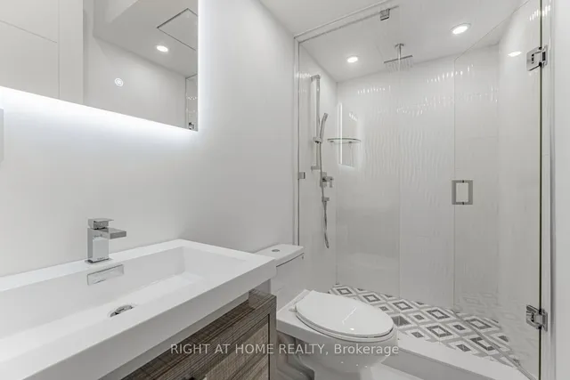 Additional image 27 of 677 Huron St