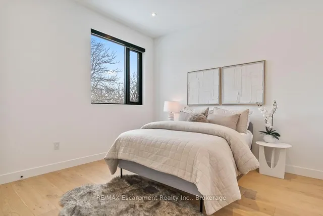 Additional image 30 of 1405 ACTON Cres