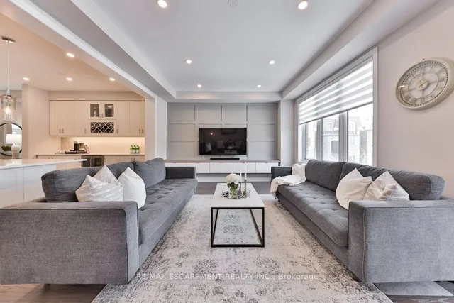 Additional image 19 of 2 Vaudeville Dr