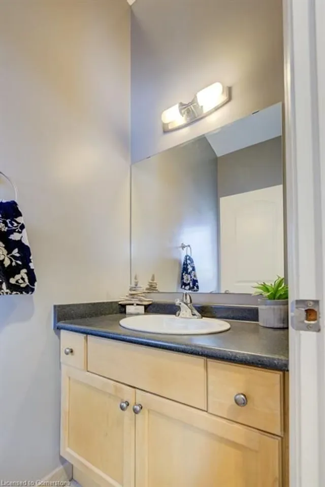 Additional image 6 of 76 Woolwich St Unit 2