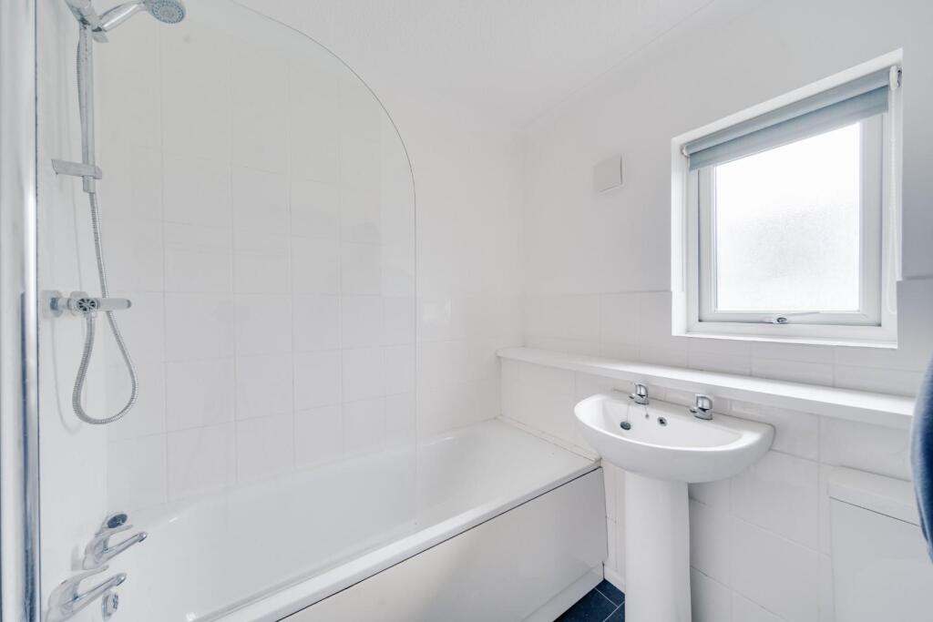 Additional image 11 of Ideally located in Yatton's North End