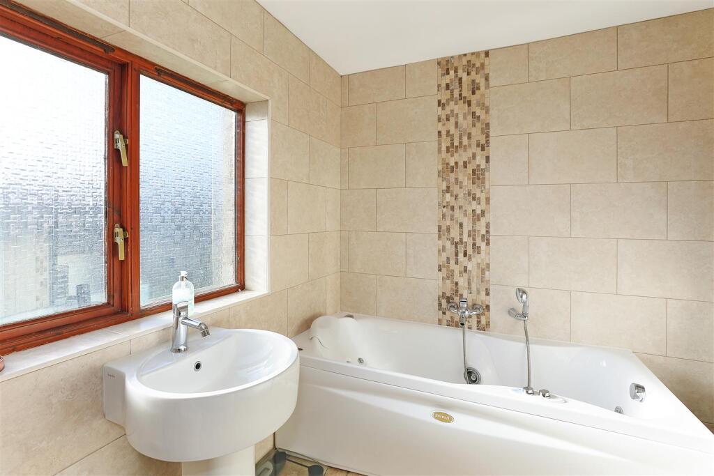 Additional image 11 of Tall Trees, 117, Scholes Lane Scholes, Cleckheaton, BD19 6LY