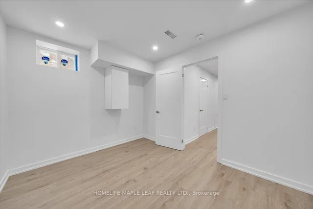 Additional image 37 of 386 Coxwell Ave