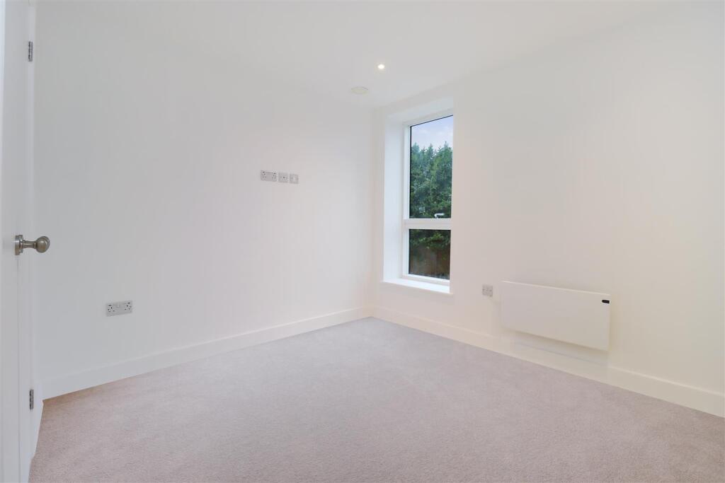 Additional image 6 of Contemporary apartment in Upper Clevedon