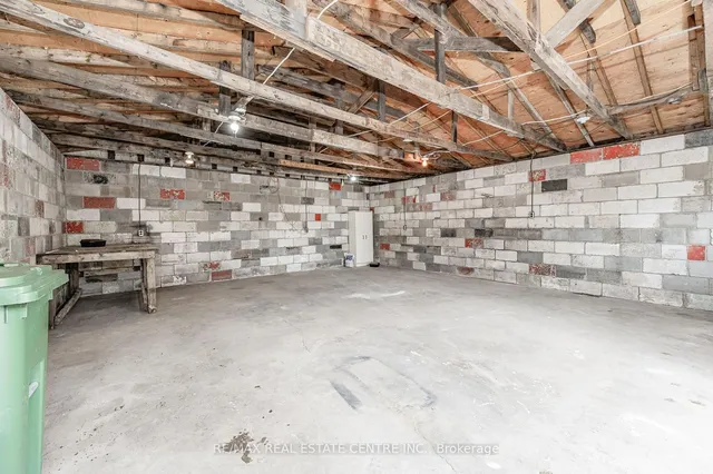 Additional image 22 of 73 Albany Ave