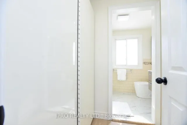 Additional image 27 of 14 Paramount Pl