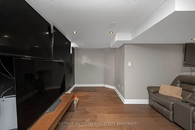 Additional image 18 of 2396 Emerson Dr