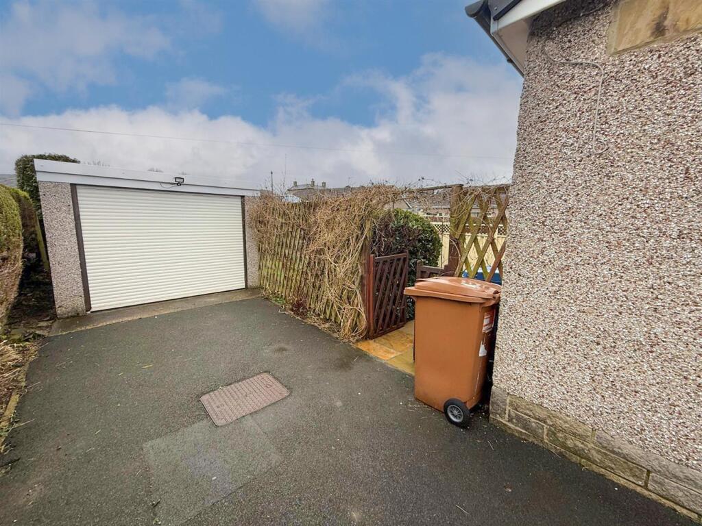 Additional image 15 of Aire Crescent, Cross Hills
