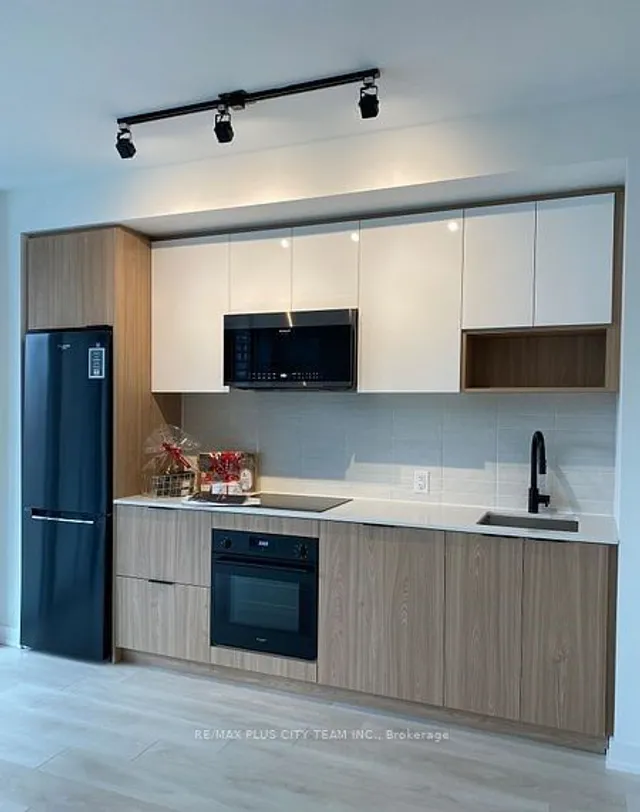 Additional image 5 of 5 Defries St Unit 324