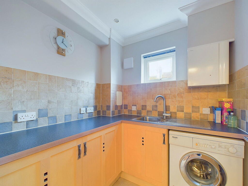 Additional image 14 of Amelia Crescent, Worthing BN11 4EB