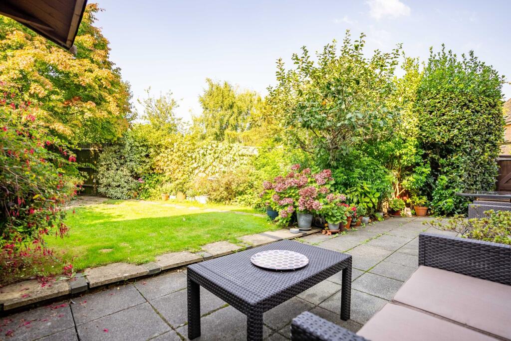 Additional image 3 of Vanda Crescent, St. Albans, Hertfordshire, AL1