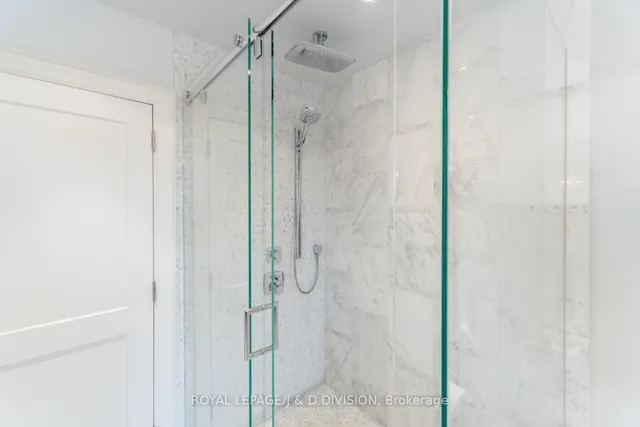 Additional image 23 of 118 Strathallan Blvd